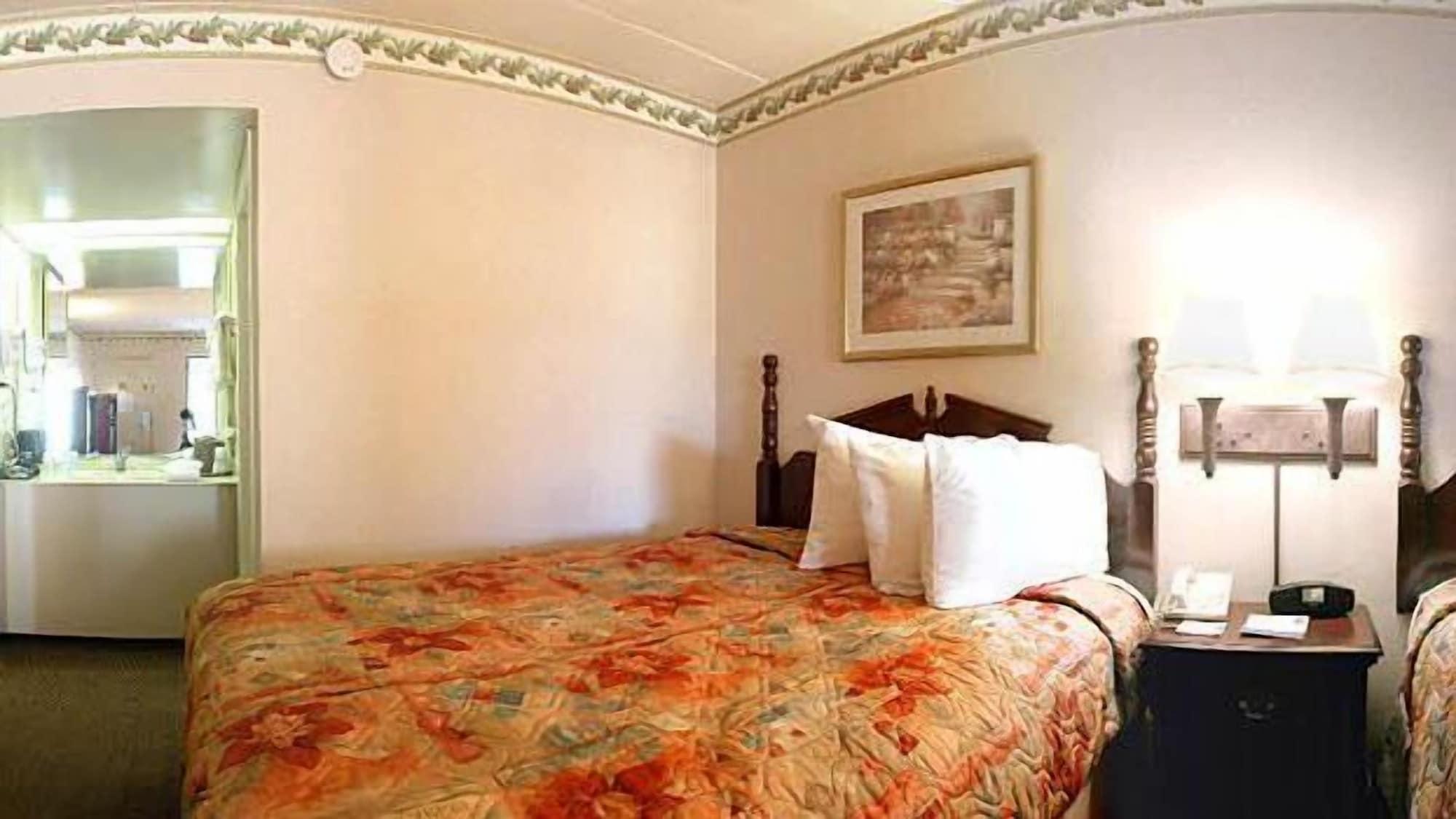 Ramada By Wyndham 3*