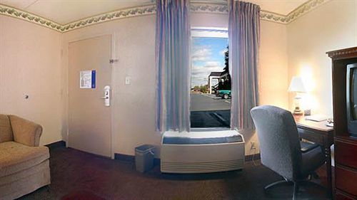 Ramada By Wyndham Hotel Lebanon