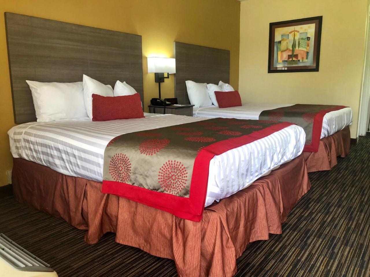 Hotel Ramada By Wyndham 3*
